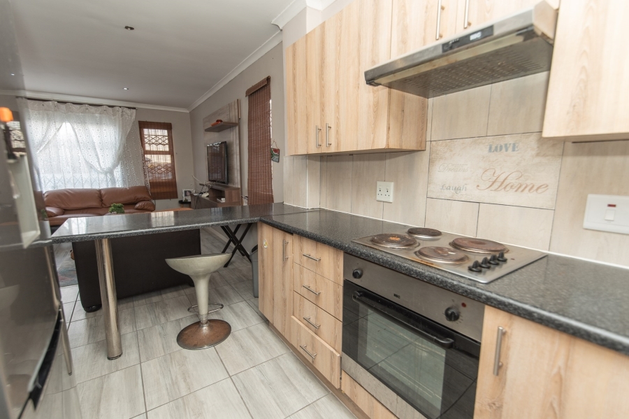 2 Bedroom Property for Sale in Parsonsvlei Eastern Cape
